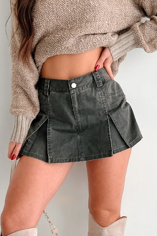 Sports Yoga Style Total Nonsense Pleated Denim Skort (Washed Grey)