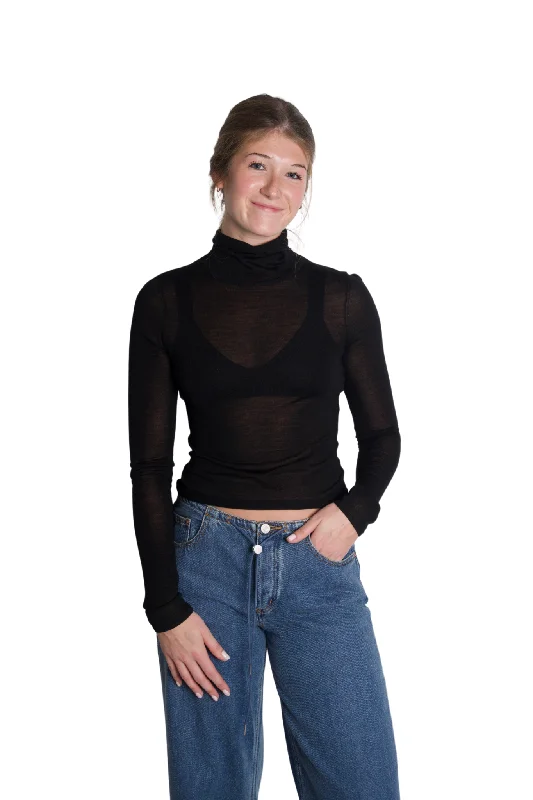 Moisture wicking Hayes Top in Black